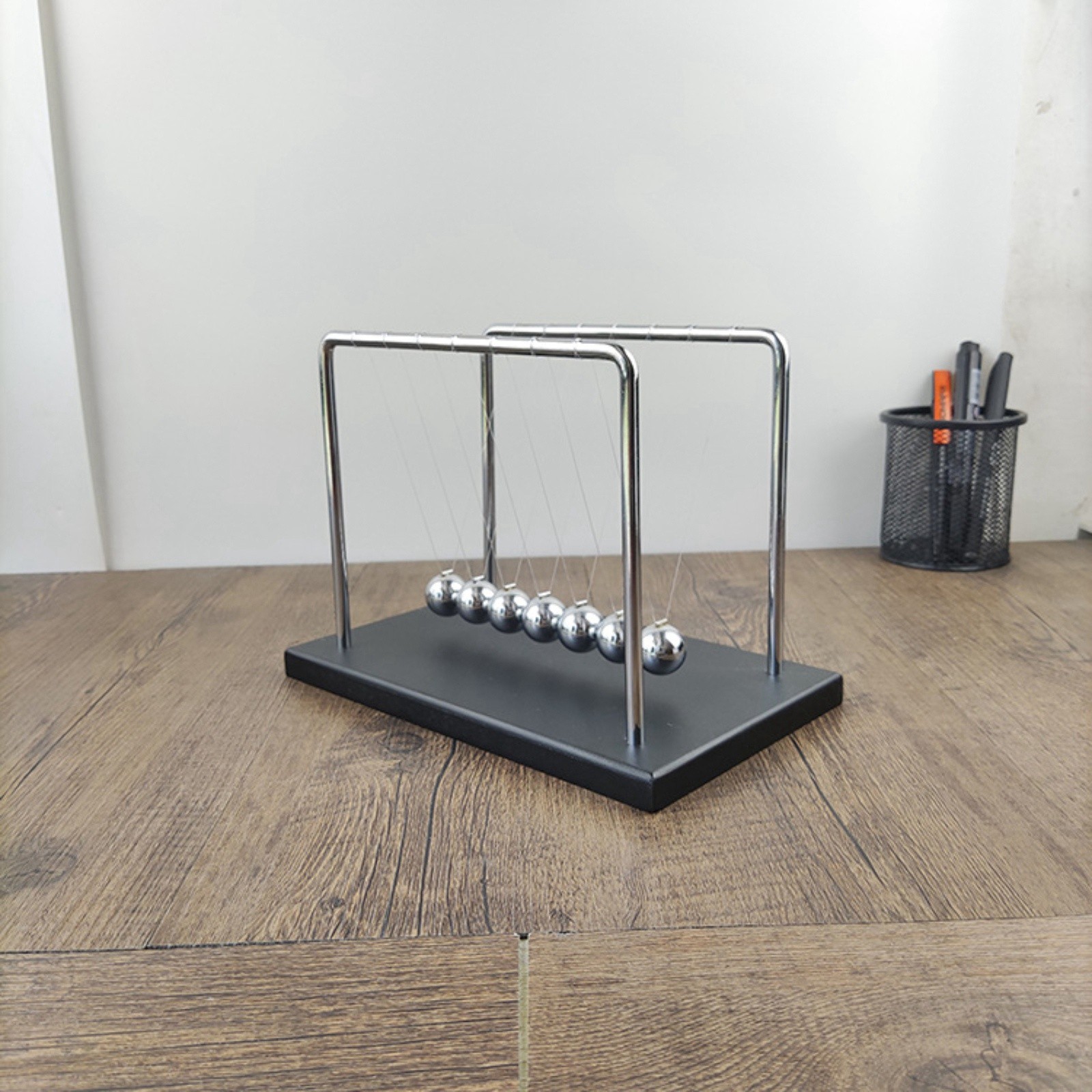 Newton Cradle Large - 7 ボールメカニックカーブニュートン振り子ボール金属ニュートンのゆりかご子供啓蒙ギフトストレスリリーフデスク装飾品装飾