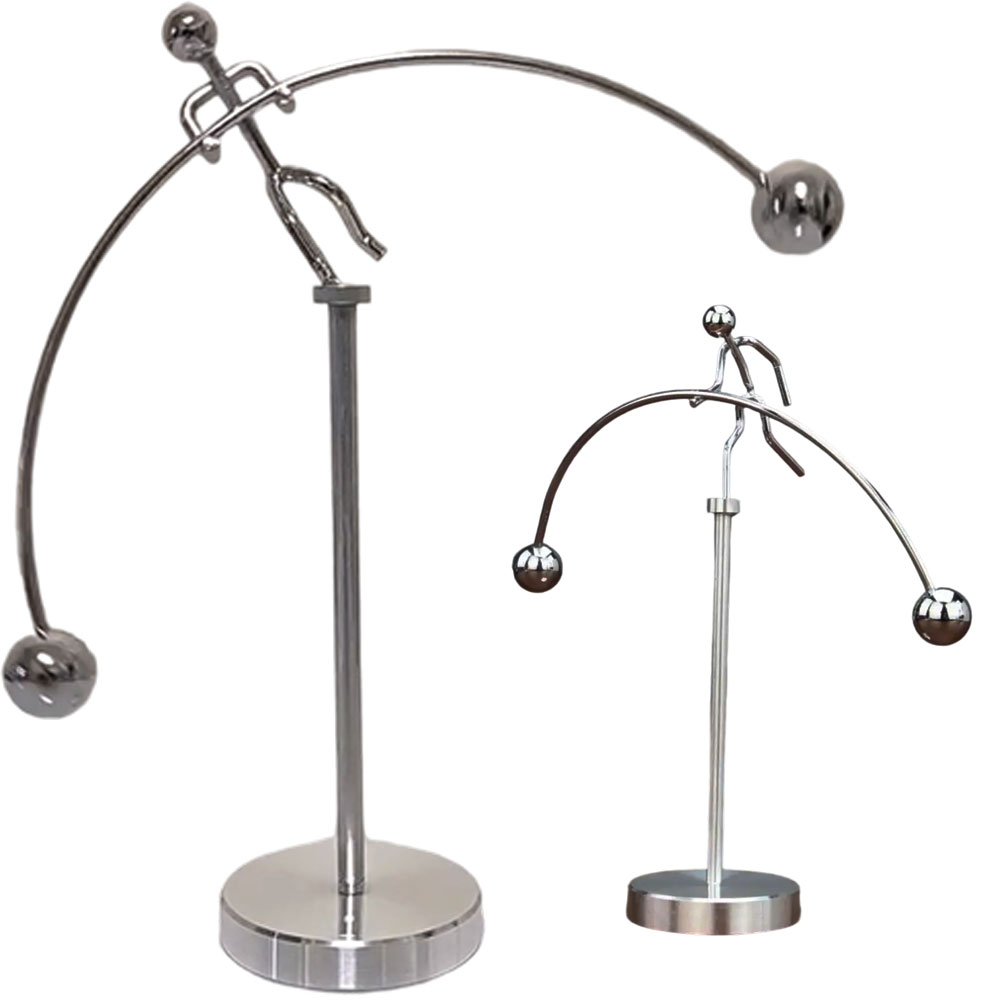 Newton Cradle Large - クリエイティブバランスボールスイングウェイトリフティング小さな鉄人落ちない小さな男の装飾タンブラー楽しい装飾品