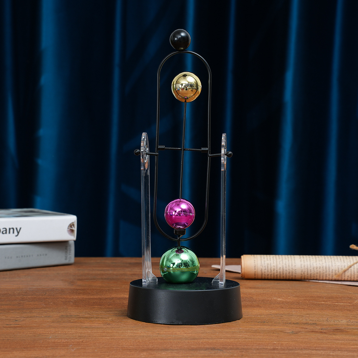 Newton Cradle Large - ニュートンの振り子永久運動装飾品 モダンミニマリストホームオフィスアートワーク クリエイティブカオスオーナメントギフト