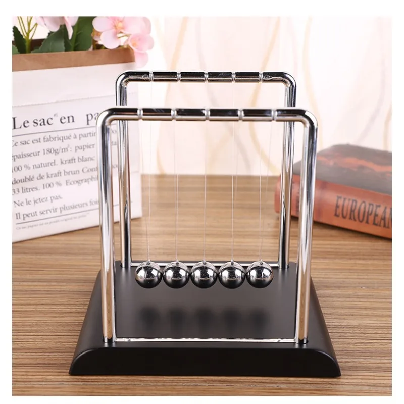 ニュートンのゆりかご バランススチールボール モーション浮遊 - Newton Cradle Large のレビューと価格