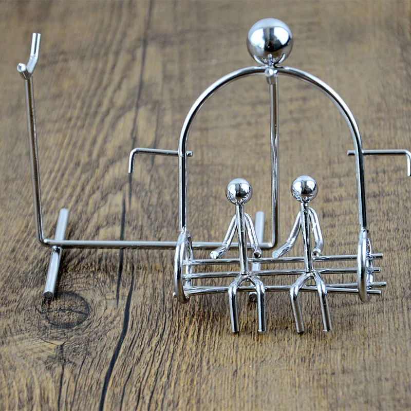 愛好家スイング永久バランスアイアンマン置物ホームデスク装飾装 - Newton Cradle Large のレビューと価格